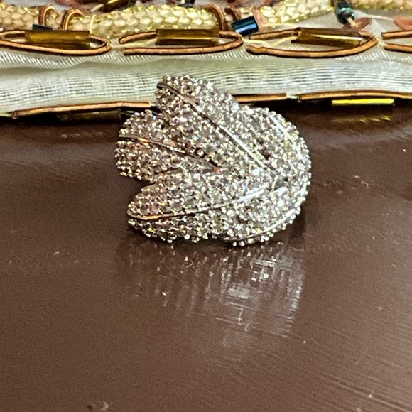 Silver-Tone Leaf Rhinestone Statement Ring size 6.5 - Picture 5 of 8